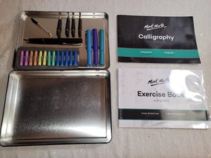 Juego de Caligrafía Mont Marte, 22 Piezas Incluye Plumas de Caligrafía, Tintas de Caligrafía - Imagen 1 de 10