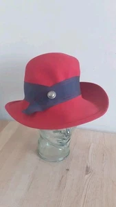 Vintage Edward Mann Red Hat 1960s Trilby Style 54cm Navy Blue Ribbon - Picture 1 of 9