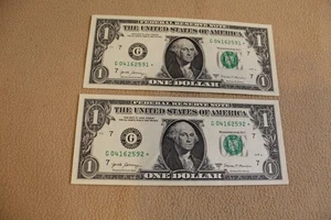 Lot Of 2 SEQUENTIAL ONE (1) DOLLAR STAR NOTES. Series 2017 A. Lot 11 - Picture 1 of 2
