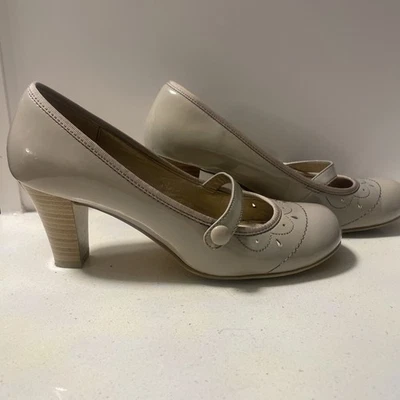 Mudd 8 M Taupe Chunky Heels Mary Jane 2009 Granny Core, Lolita Retro Style - Image 1 of 4