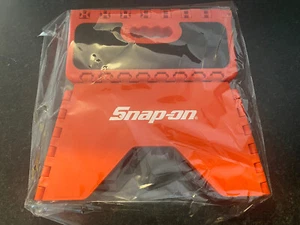 Snap On Tools Sgabello a gradini pieghevole rosso e nero per officina garage SSXRSTPK09 nuovo - Foto 1 di 14