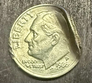 1989 P Dime With Bent Error - Picture 1 of 3