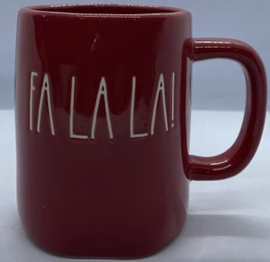 Taza de café roja de Navidad Rae Dunn Fa La! Colección Artesana de Magenta 202 - Imagen 1 de 7