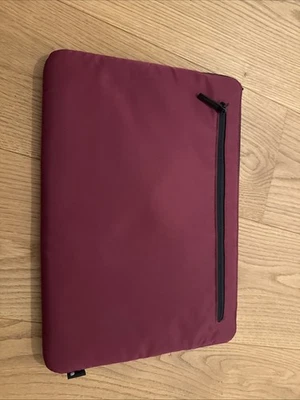 Incase Compact Nylon Sleeve/Laptophülle - 15" MacBook Pro - Berry / Weinrot - Bild 1 von 3