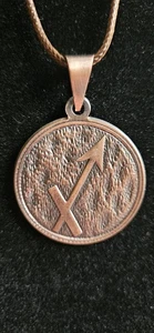 Kupfer Schütze Sternzeichen Astrologie Horoskop runder Anhänger mit brauner Kordel - Bild 1 von 4