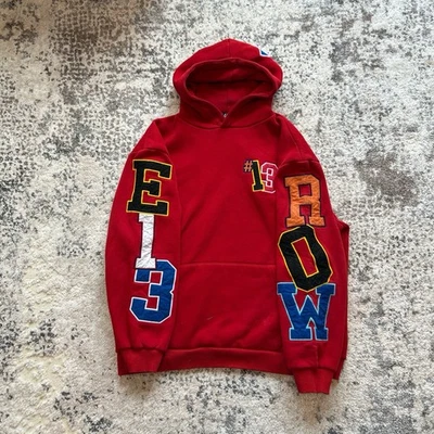 Sudadera con capucha roja Foto 1 de 3