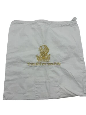 Bolsa de lavandería Ritz Carlton dorada bordada polvo algodón cordón blanco 18" x 18" Foto 1 de 4