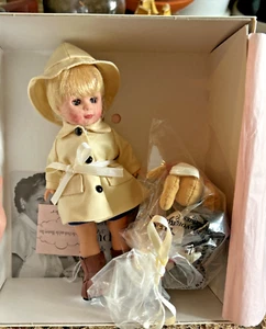 Madame Alexander - Winnie The Pooh and The Blustery Day FAO NEGRO NUEVO EN CAJA 38365 - Imagen 1 de 19