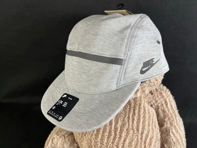 Gorra Nike Fly Unstructured Tech Fleece Talla S/M o L/XL Gris Brezo HJ3504 063 Foto 1 de 4