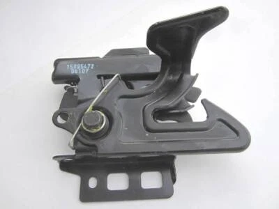 OEM 2006 2007 2008 Buick Lucerne Hood Latch W/O Remote Start 25794882 15895472 - Image 1 of 4