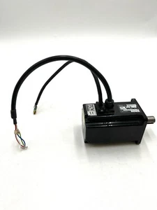Servomotor R88M-U20030VA-S1 Baldor 200W R88MU20030VAS1 - Imagen 1 de 4