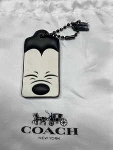 Bolso de cuero Coach Mickey Mouse entrecerrando los ojos encanto - Imagen 1 de 2