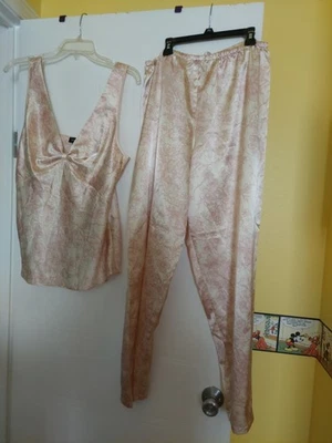 Vintage Jones New York Satin Pajamas Pink/Cream Size Large - Image 1 of 2