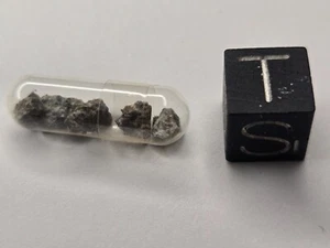 Carancas Stein, OC, H4-5 Fell 15.09.2007 Chucuito, Peru 0,431g Fragmente - Bild 1 von 5