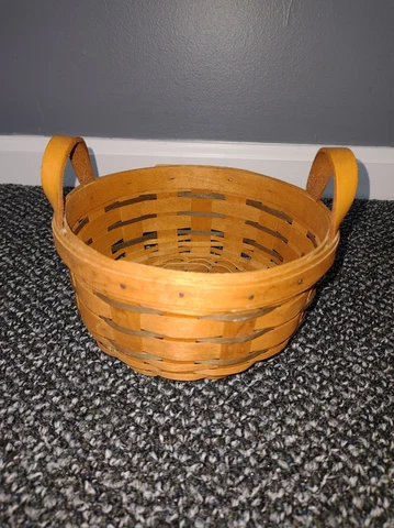 Longaberger 1994 Small Round  Basket with Leather Handles Cover