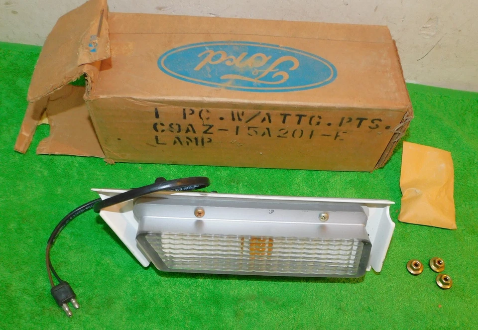 Ford Custom Galaxie 500 XL LTD Brougham 1969 nuevo de lote LH guardabarros delantero marcador lámpara Foto 1 de 4