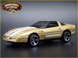 1984-1996 C4 Chevy Chevrolet Corvette Oro 1:64 Diorama Scala Modellino Auto - Foto 1 di 8