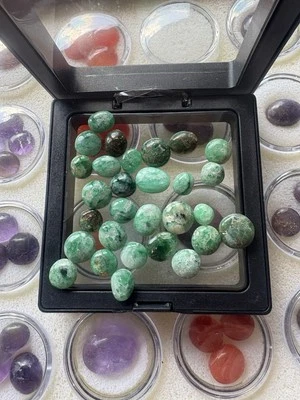 Swat, Pakistán, cabujón esmeralda bajo/medio grado formas libres, ¡cortado por mí! Foto 1 de 4