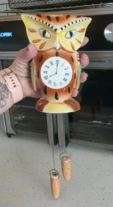 Vintage Wall Pocket Owl Clock Themed Anthropomorphic Figurine - Bild 1 von 8