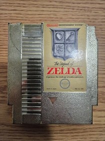 The LEGEND OF ZELDA GOLD Nintendo NES, 1987 Round Seal 3 Screw