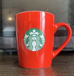Taza de café rojo sirena Starbucks 2021 10 OZ usada - Imagen 1 de 4