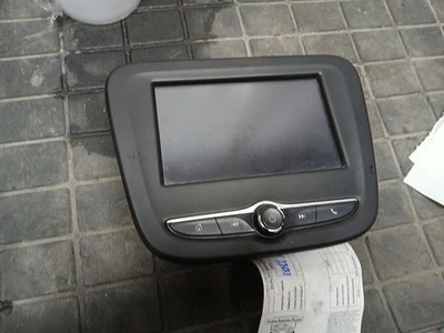 2018 Chevrolet Equinox Info-GPS-TV Screen 3094720 - Image 1 of 4