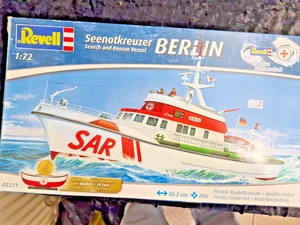 Kit modelo barco Berlín escala 1/72 Revell completo y no arrancado pero abierto - Imagen 1 de 5
