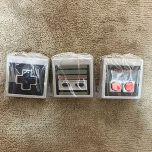 Manette Nintendo Tokyo Bouton Charm NES Lot de 3 Porte-clés Gacha Du Japon Neuf - Photo 1/1