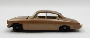 VINTAGE JAGUAR MK 10 DIE CAST CAR NO.28 LIGHT BROWN MATCHBOX LESNEY ENGLAND - Picture 1 of 12