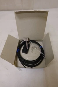Omron - Photoelectric Switch / Fiber Optic Sensor E32-TC200B - NOS - Picture 1 of 10
