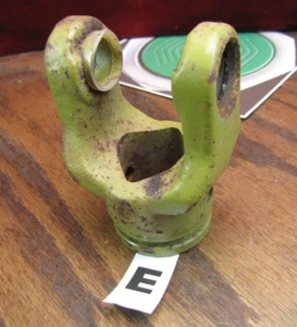 1-1/8" / 30mm Round Bore twin lobe 2 point Tractor Yoke (E) - Bild 1 von 3