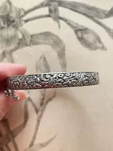 Charming Flower Decorated Silver Metal Rush Bracelet - Vintage - Picture 1 of 5