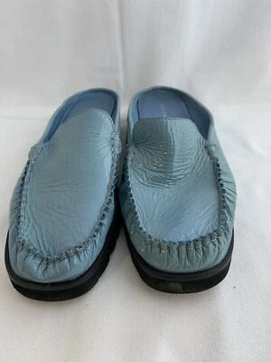 Mules sin cordones Antonio Melani para mujer talla 8M charol azul Foto 1 de 4