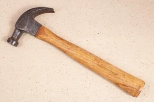 9 oz Vintage Claw Hammer User or Collector - Picture 1 of 2