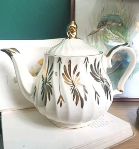 Vintage Sadler Bone China Teapot Gold Daisy Flowers Ivory Made in England - Picture 1 of 10