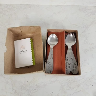 Lote de 3 utensilios para bebés de peltre sin plomo colmena 2 cerdos y 1 cuchara ABC 123 Foto 1 de 4