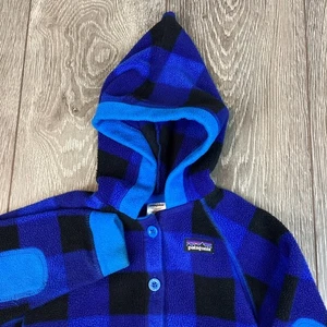 Chaqueta Patagonia 3T niño pequeño azul polar chaqueta con capucha botón cuadros búfalo - Imagen 1 de 5