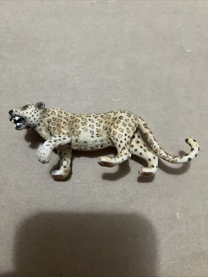 Figura de guepardo agachado Schleich 2006 retirado figura caza juguete de plástico Foto 1 de 4