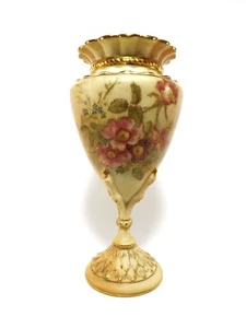 BEAUTIFULL ROYAL WORCESTER VASE SHAPE NUMBER 2314 / ON BLUSH IVORY GROUND R218/5 - Picture 1 of 12