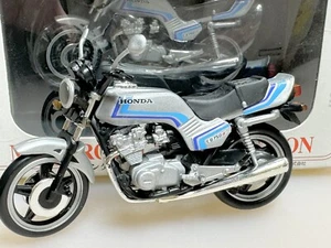 Honda Motorcycle Collection CB750F - Sealed BANPRESTO - Picture 1 of 15