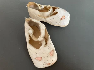 Vintage Infant New Born Baby Girl Shoes White Soft Leather - Picture 1 of 9