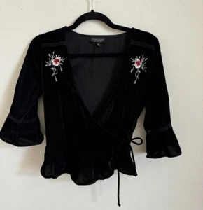 Topshop Black Floral Velvet Wrap Crop Top Flutter Sleeve Size XS - Picture 1 of 4