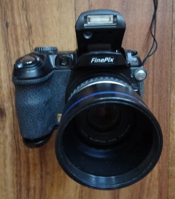 FUJIFILM Finepix S5000 3MP 10x zoom black Bridge Camera- Cost £175 - Image 1 of 4