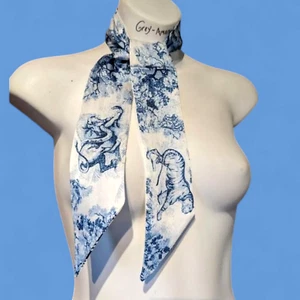 BLAU & WEISS LÖWE & SCHLANGE SCHAL dünne Toilette Twill für Mütze, Handtasche Halstuch, Ascot 1C - Bild 1 von 3