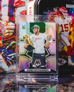 2021-22 Panini Mosaic #296 Giannis Antetokounmpo Silver Prizm - Picture 1 of 2