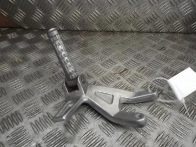 Yamaha FZ750 FZ 750 Genesis 1988-On LHS Left Hand Side Rear Footrest & Hanger — 第 1/4 张图片