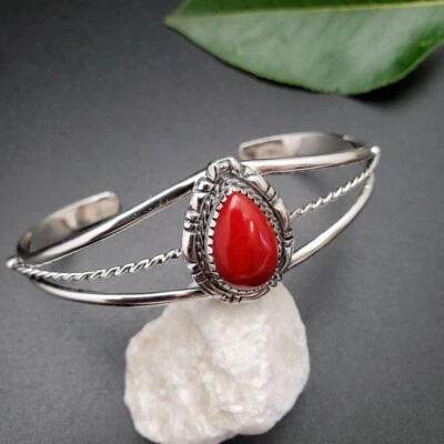Brazalete hecho a mano de plata de ley 925 con piedras preciosas de coral rojo Gorguose Foto 1 de 4