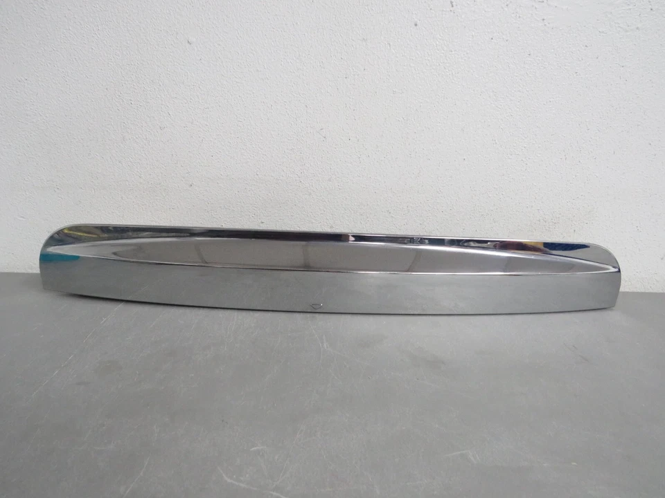 2011 2012 2013 2014 LINCOLN NAVIGATOR REAR HATCH LIGHT TRIM Foto 1 de 4