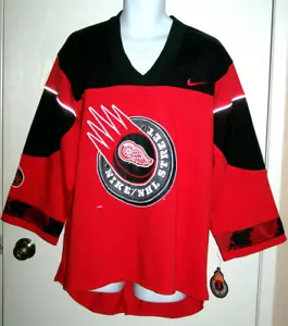 Camiseta deportiva de hockey Nike Team NHL años 90 vintage alas rojas de Detroit talla M roja negra nueva con etiquetas - Imagen 1 de 7