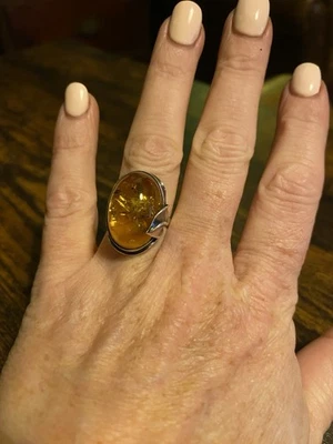 Beautiful Deep Amber And Sterling Silver Ring UK Size N - Image 1 of 4